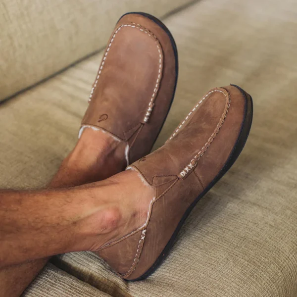 OluKai Moloa Slipper Toffee Dark Wood