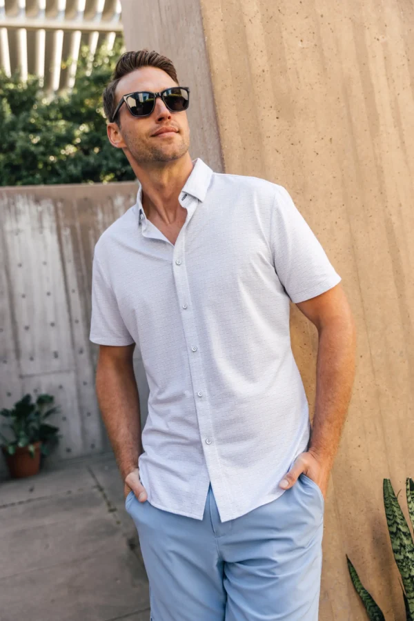 Shop Mizzen + Main Short Sleeve Halyard No-Tuck Shirt Sky Triple Dot Signature Stag Lubbock TX